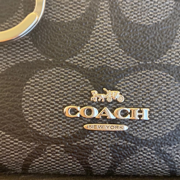 COACH 💎🖤💘BLACK & GRAY 5 POCKET CARD HOLDER - COIN PURSE - KEYCHAIN. - Picture 2 of 4